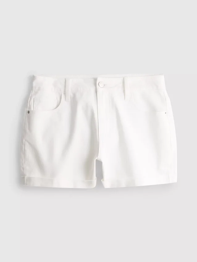 Keskikorkeat, ylös käännettävät denimshortsit