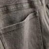 Keskikorkeat, ylös käännettävät denimshortsit