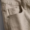 Keskikorkeat, ylös käännettävät denimshortsit