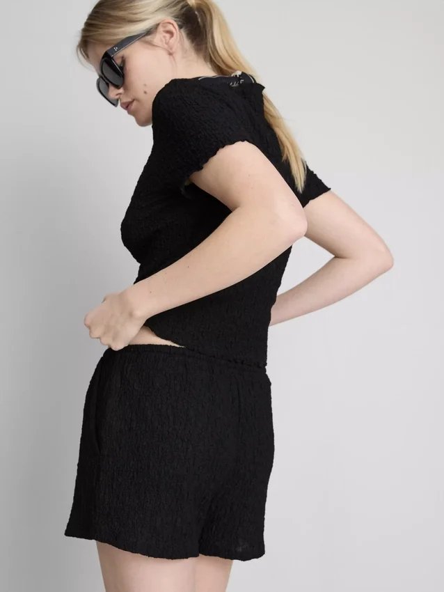 Kiristysnauhalliset ryppyiset shortsit