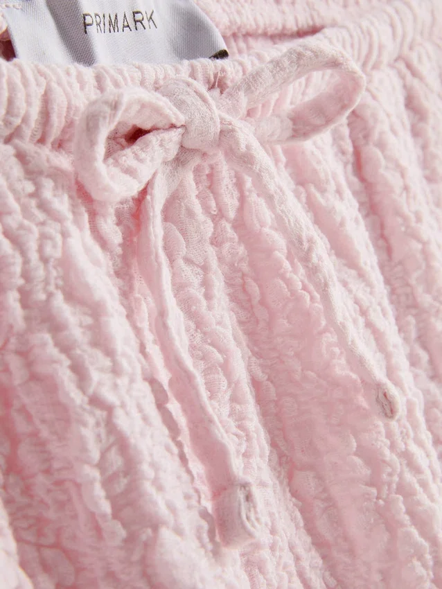 Kiristysnauhalliset ryppyiset shortsit