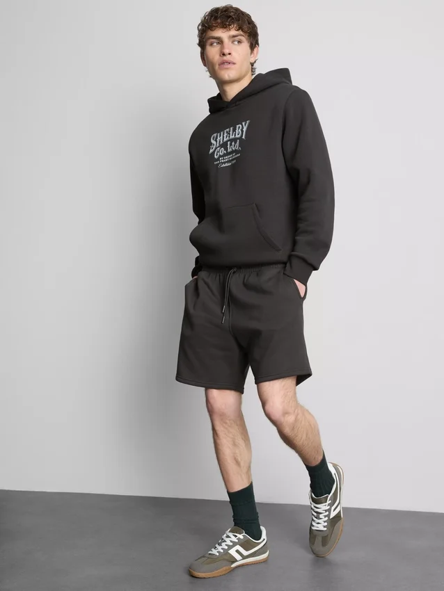 Kiristysnauhalliset shortsit