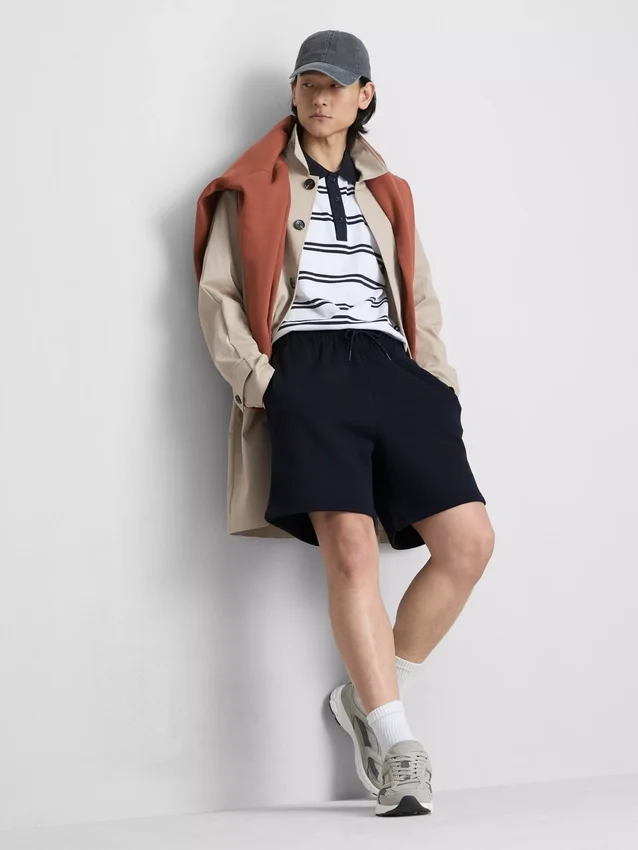 Kiristysnauhalliset shortsit