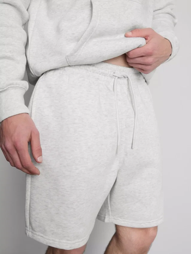 Kiristysnauhalliset shortsit