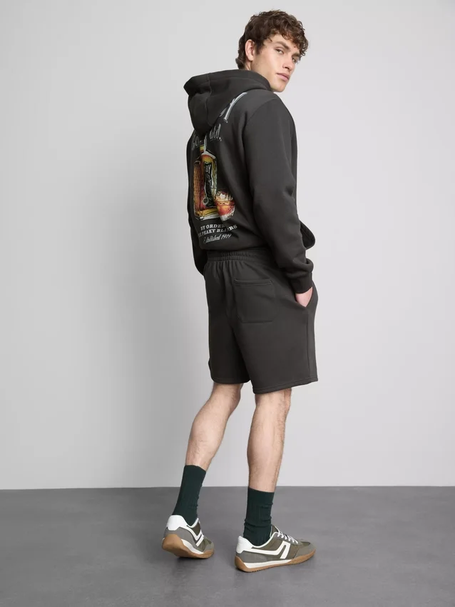 Kiristysnauhalliset shortsit