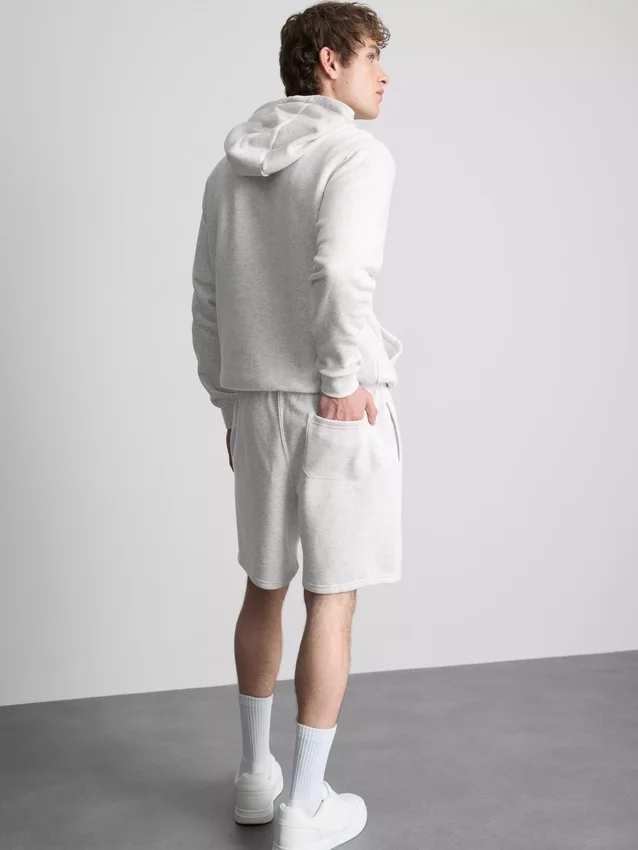 Kiristysnauhalliset shortsit