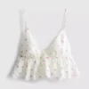 Kirsikanvärinen, pitsireunusinen, ilmava bralette