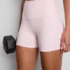 Korkeavyötäröiset gingham-urheileshortsit