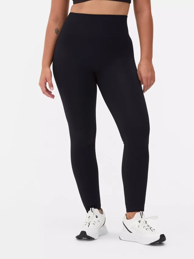 Korkeavyötäröiset saumattomat leggingsit