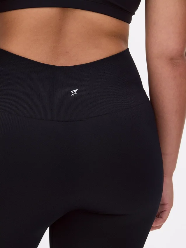 Korkeavyötäröiset saumattomat leggingsit