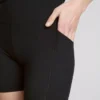 Korkeavyötäröiset, sileät ja tukevat aktiiviset joogashortsit