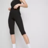 Korkeavyötäröiset, sileät ja tukevat capri-leggingsit