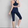 Korkeavyötäröiset, sileät ja tukevat capri-leggingsit