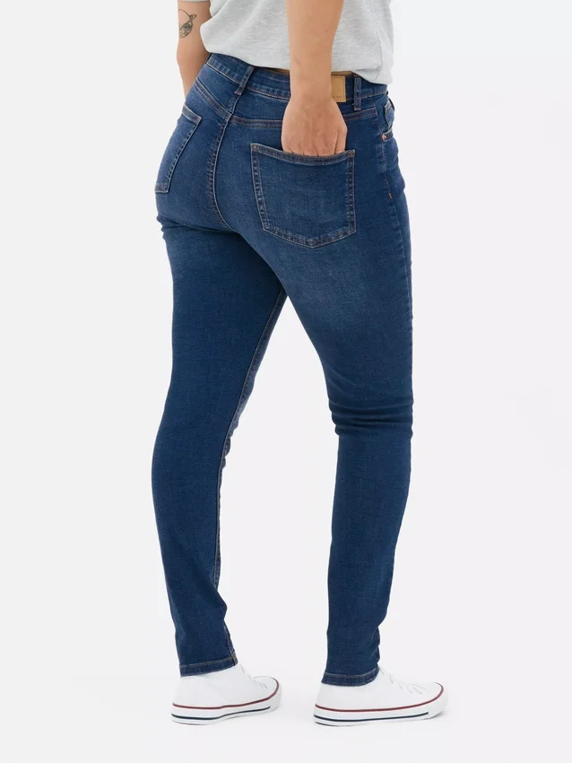 Korkeavyötäröiset skinny-farkut