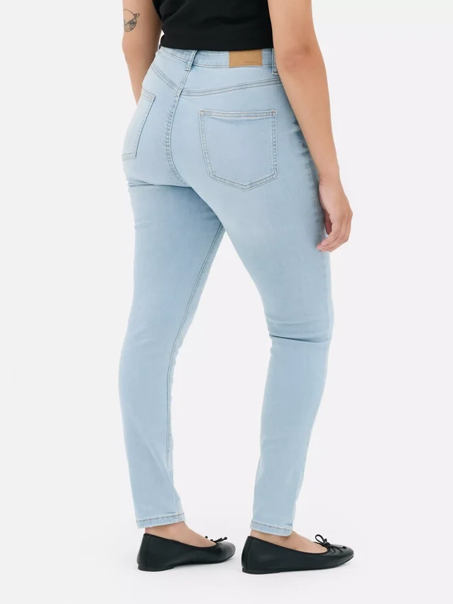 Korkeavyötäröiset skinny-farkut