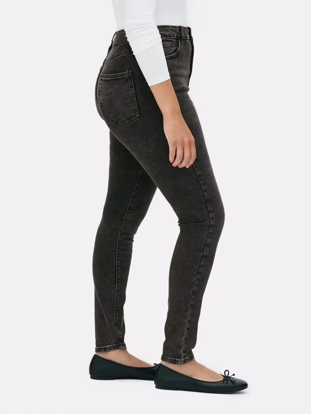 Korkeavyötäröiset skinny-farkut