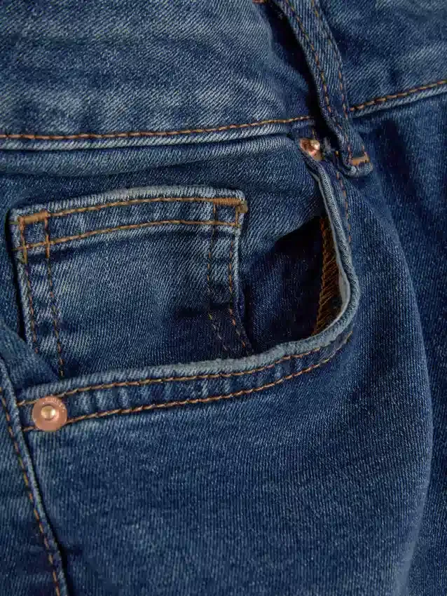 Korkeavyötäröiset skinny-farkut