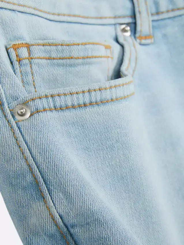 Korkeavyötäröiset skinny-farkut