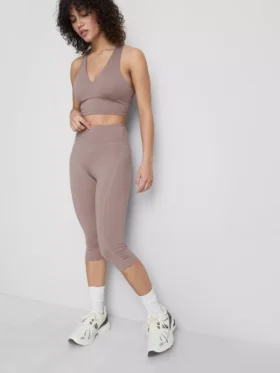 Korkeavyötäröiset urheilulliset capri-leggingsit