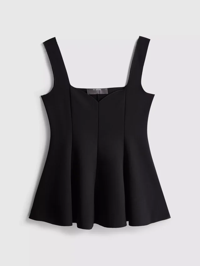 Kreppinen peplum-toppi, jossa on sydämenmuotoinen pääntie