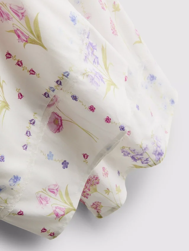 Kukka-kuvioiset, leveälahkeiset pyjamahousut