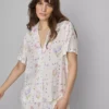 Kukkakuvioinen lyhythihainen pyjama-paita