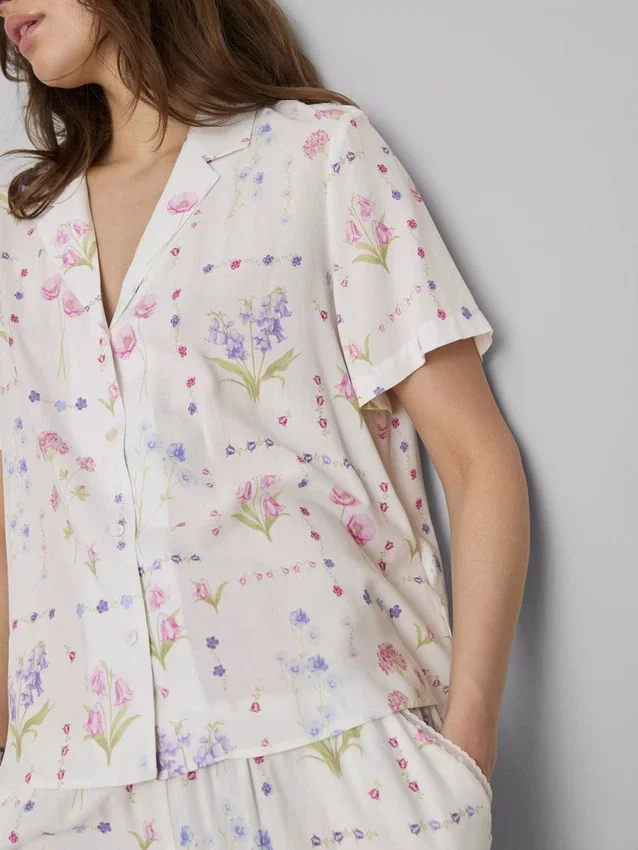 Kukkakuvioinen lyhythihainen pyjama-paita
