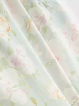 Kukkakuvioinen pyjamatoppi