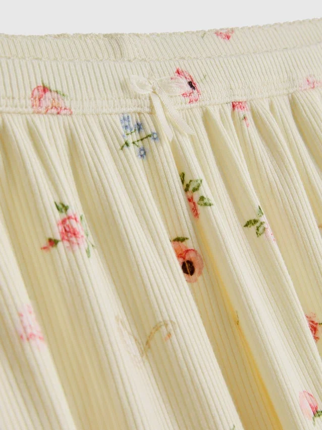 Kukkakuvioiset ribbatut pyjamat-shortsit