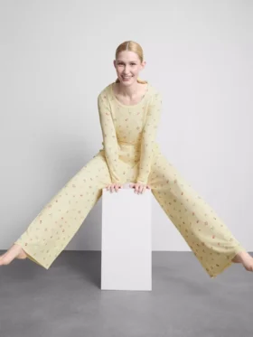 Kukkakuvioiset ribbineulotut pyjamahousut