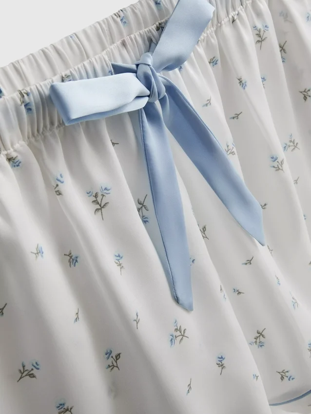 Kukkakuvioiset satiiniset boyfriend-tyyliset lyhyet pyjamat