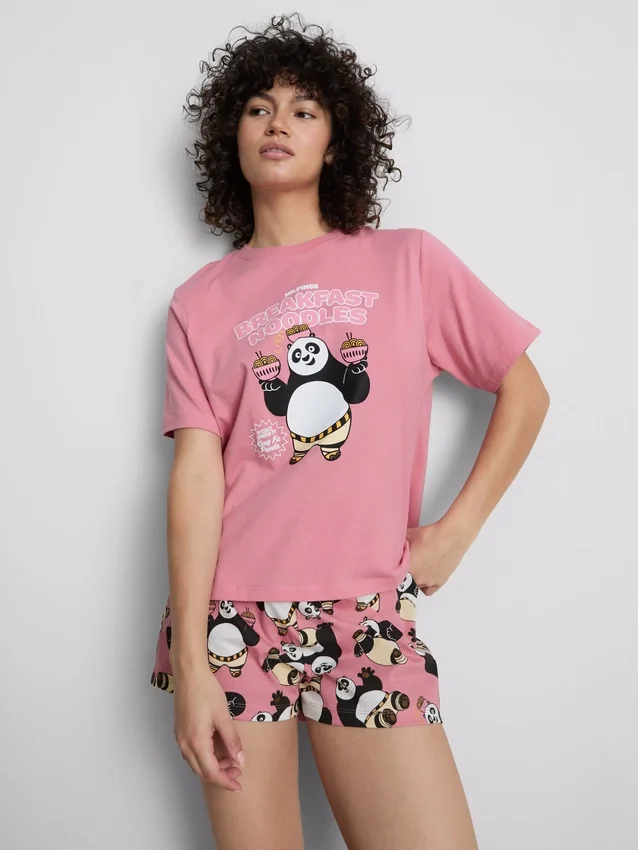 Kung Fu Panda -hahmolla koristellut lyhyet pyjamat