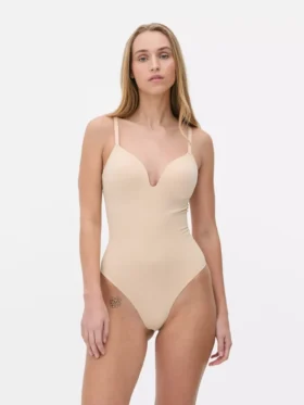 Kuppimallinen string-bodysuit