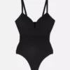 Kuppimallinen string-bodysuit