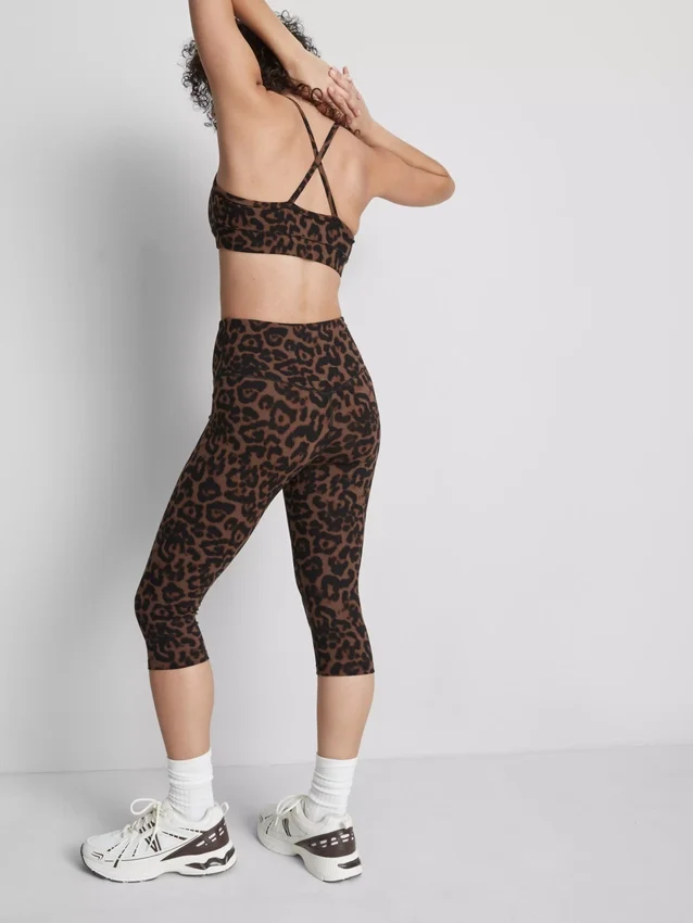 Leopardikuvioiset capri-leggingsit