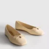 Leveä istuvuus, tekonahkaiset, neliönmuotoiset ballerina-liukukengät