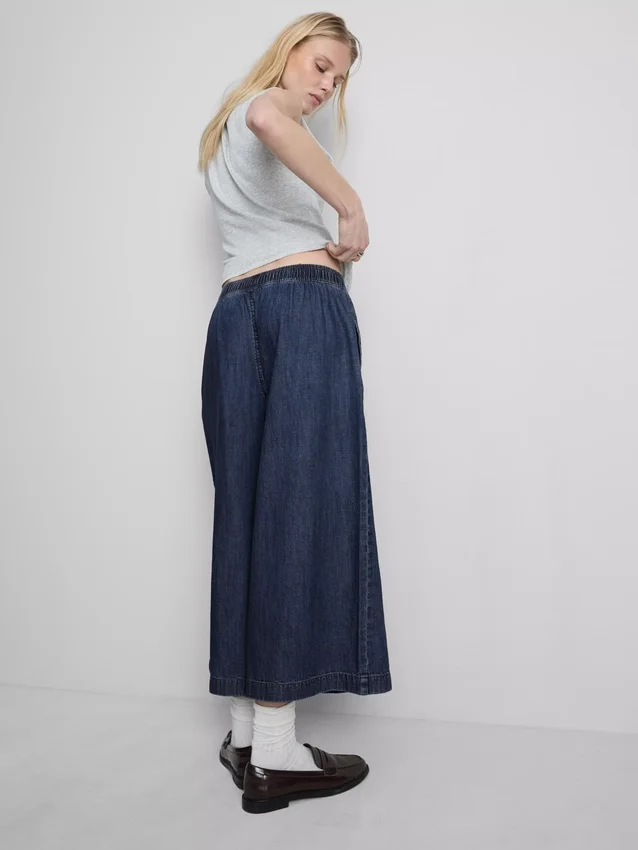 Leveälahkeiset culotte-farkut