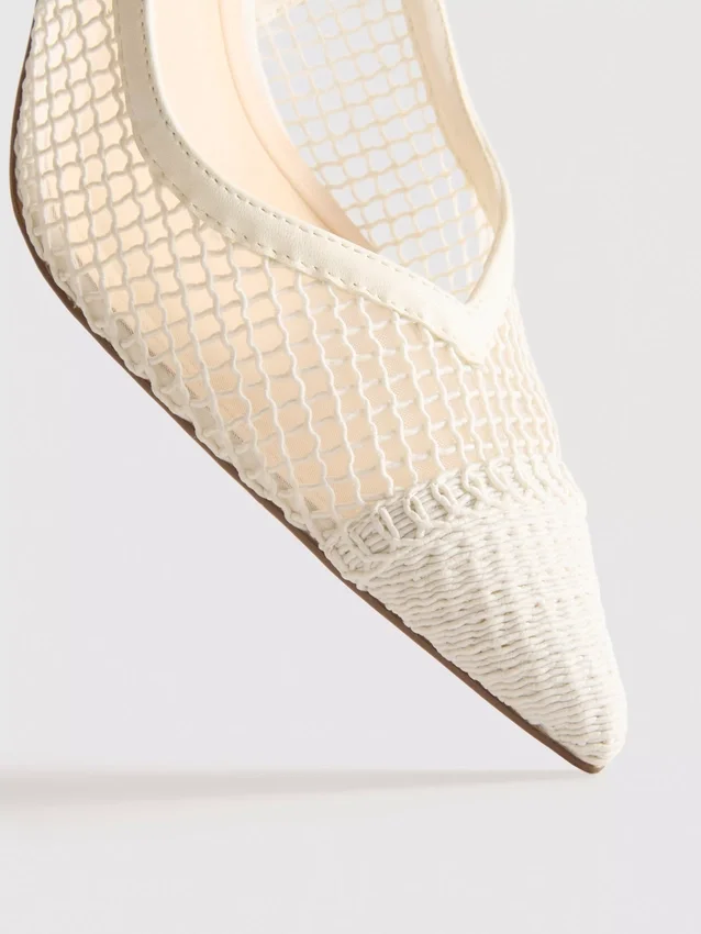 Leveät verkkomateriaaliset slingback-korkokengät