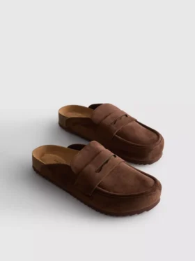 Loafer-tyyliset klogisandaalit
