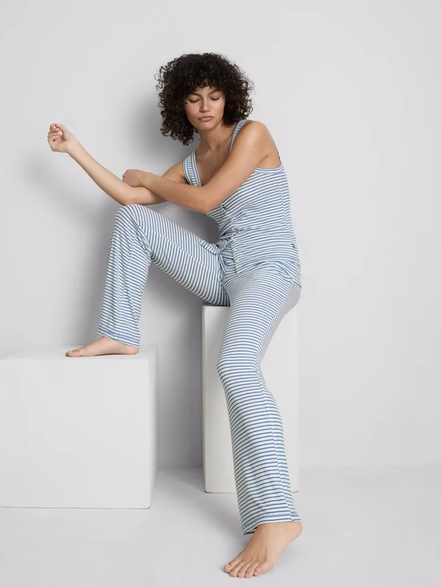 Love to Lounge -merkin raidalliset, uurrettu pyjamahousut