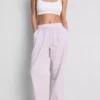 Love to Lounge: raidalliset suorat pyjamahousut