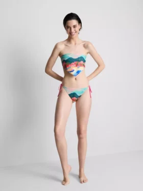 Maisemakuvioinen bandana-bikinitoppi