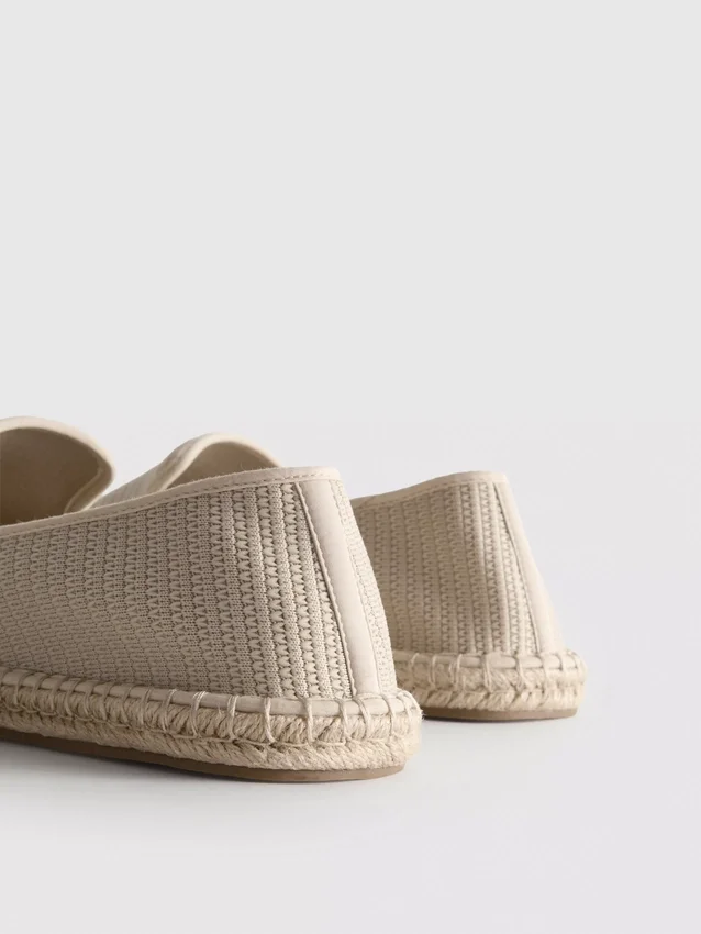Matala neulottu espadrilli