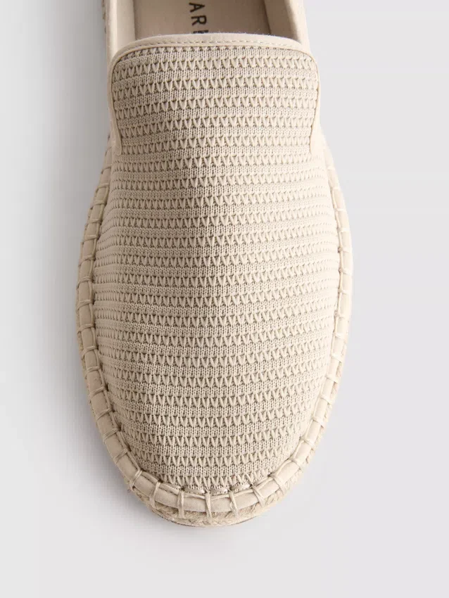 Matala neulottu espadrilli