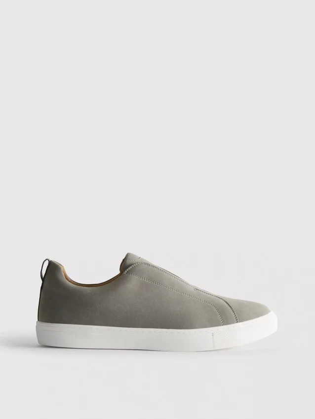 Matalan vartalon slip-on-tennarit