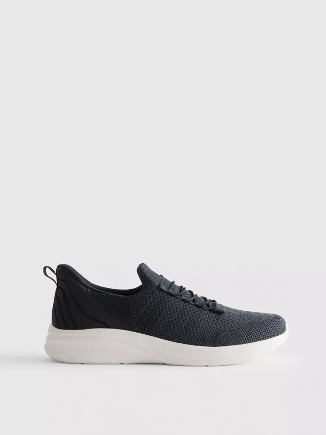 Matalan vartalon slip-on-tennarit