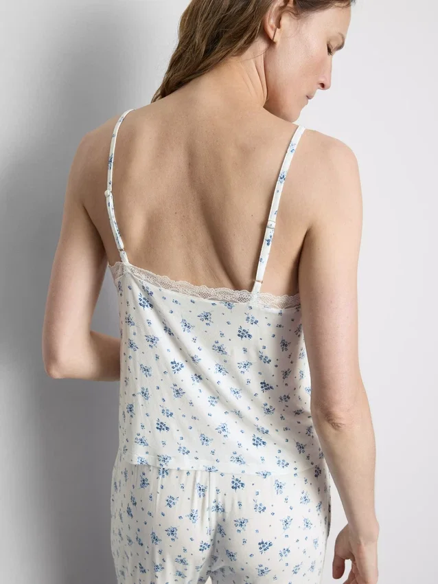 Modalipitoinen pyjamatoppi