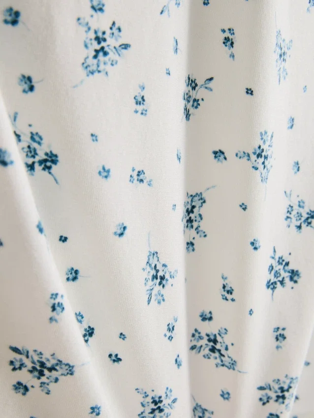 Modalipitoinen pyjamatoppi