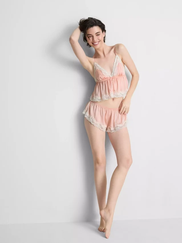 Morsiamen satiininen pitsinen babydoll-bralette