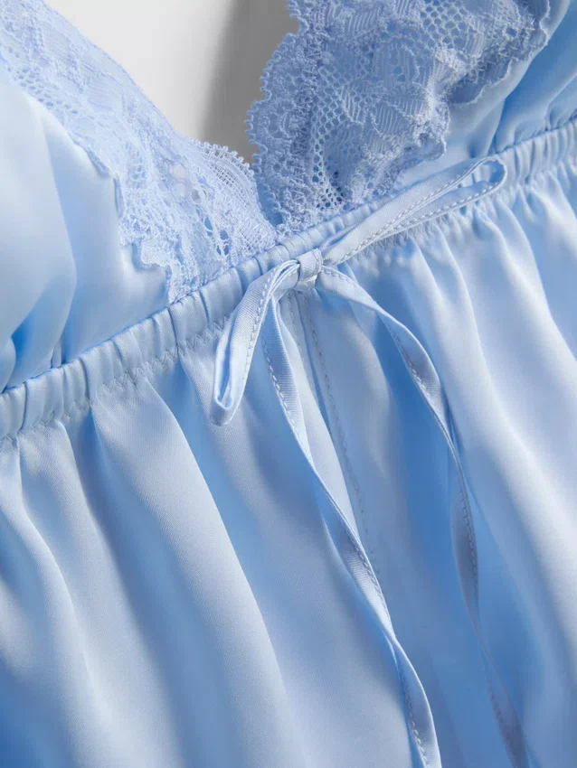 Morsiamen satiininen pitsinen babydoll-bralette